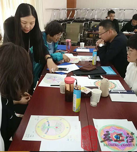 培訓快(kuài)訊培訓時(shí)間(jiān)：4月(yuè)17-19日(rì)培訓地(dì)點:隴鑫山(shān)莊培訓單位:**西(xī)北(běi)研究院培訓課程:內(nèi)訓+拓展培訓人(rén)數(shù)：38人(rén)