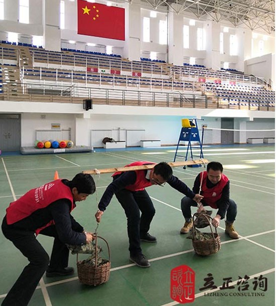 培訓快(kuài)訊培訓時(shí)間(jiān)：11月(yuè)27日(rì)培訓地(dì)點:和(hé)平校(xiào)區(qū)培訓單位:甘肅某某大(dà)學第一(yī)黨支部培訓課程:黨建活動