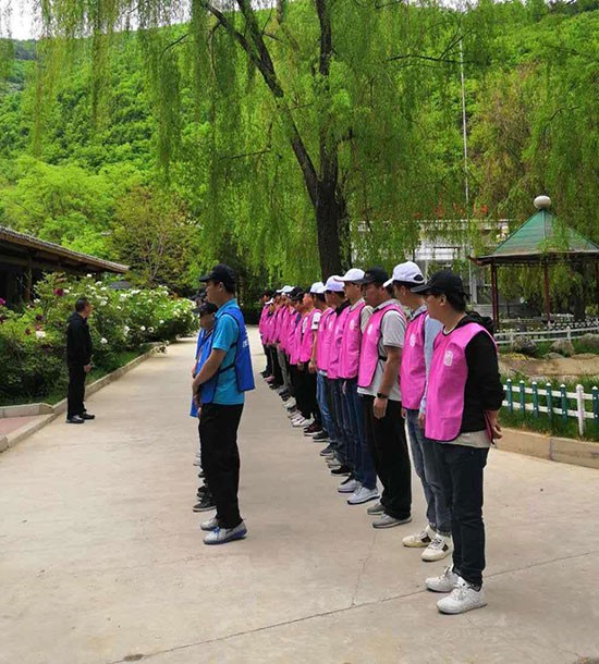 培訓快(kuài)訊培訓時(shí)間(jiān)：5月(yuè)22-24日(rì)培訓地(dì)點:榆中興隆山(shān)培訓單位:**乳業(yè)公司培訓課程:拓展培訓人(rén)數(shù)：130人(rén)